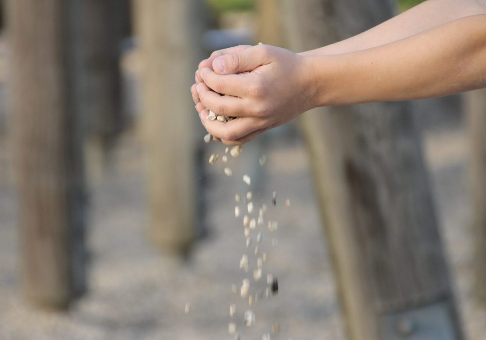 hand-steentjes vasthouden